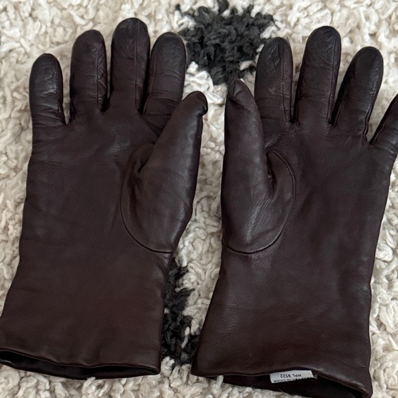 Elegant Dark Brown Cashmere Lined Leather Gloves for Women - Picture 4 of 4